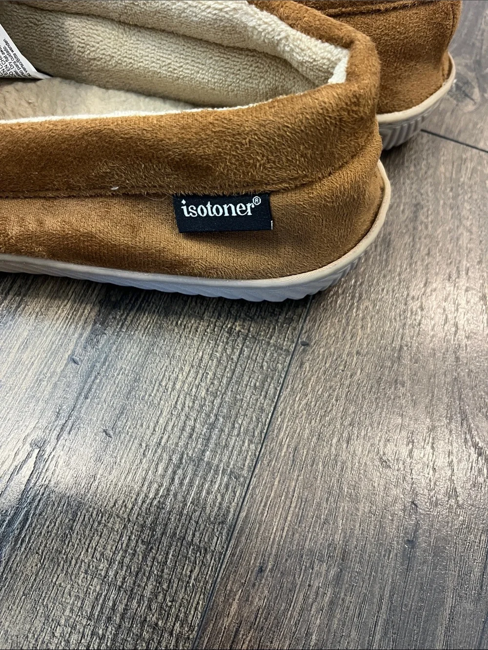 isotoner Men's Tan Slippers